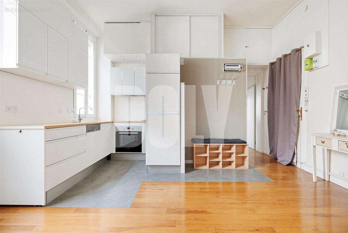 Appartement à PARIS-17E