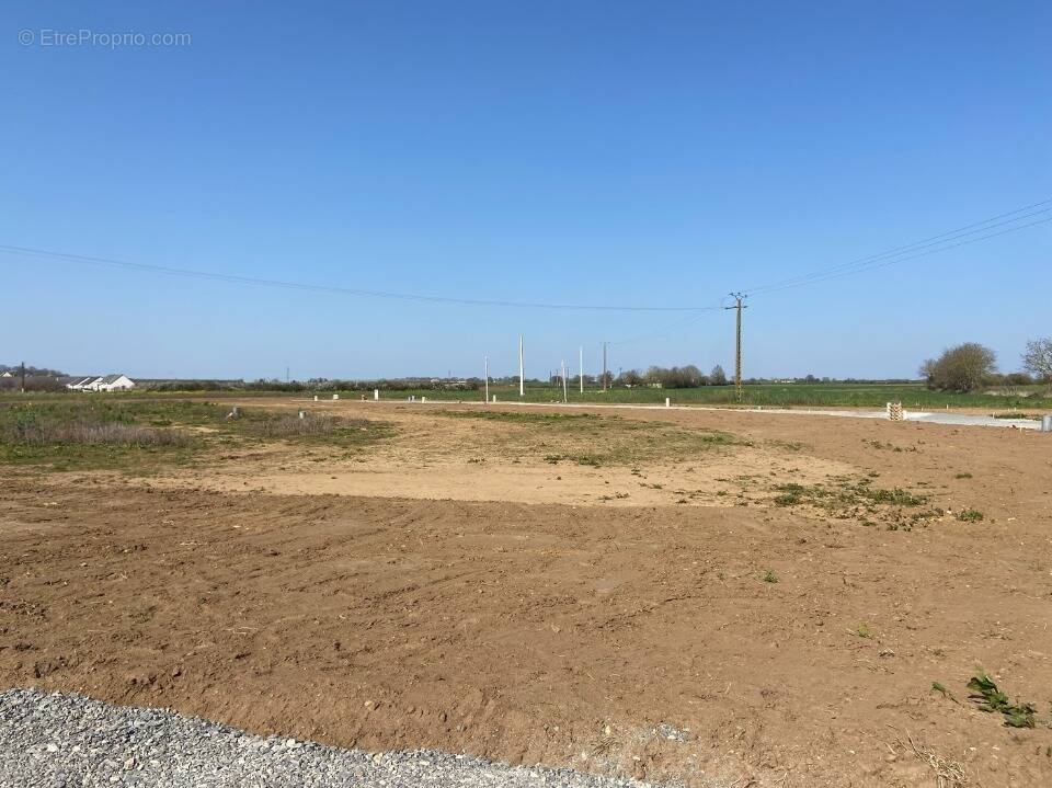 Terrain à VION
