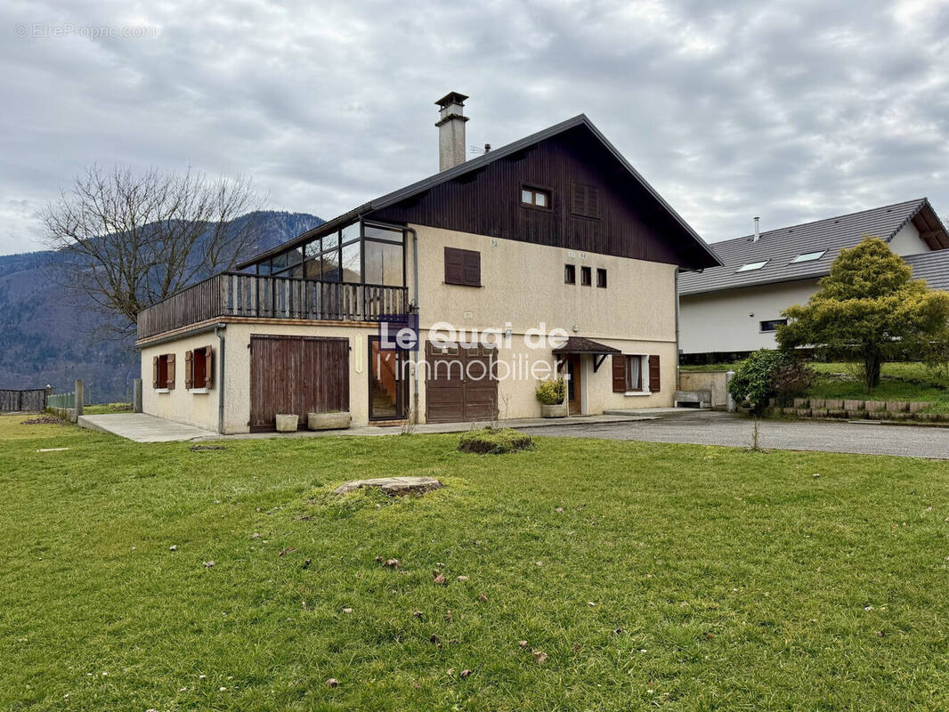 Maison à CHATEAUNEUF