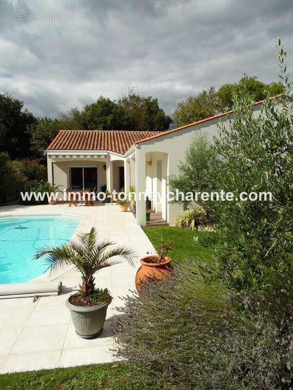Maison 143 m² à Tonnay-Charente  - photo 7