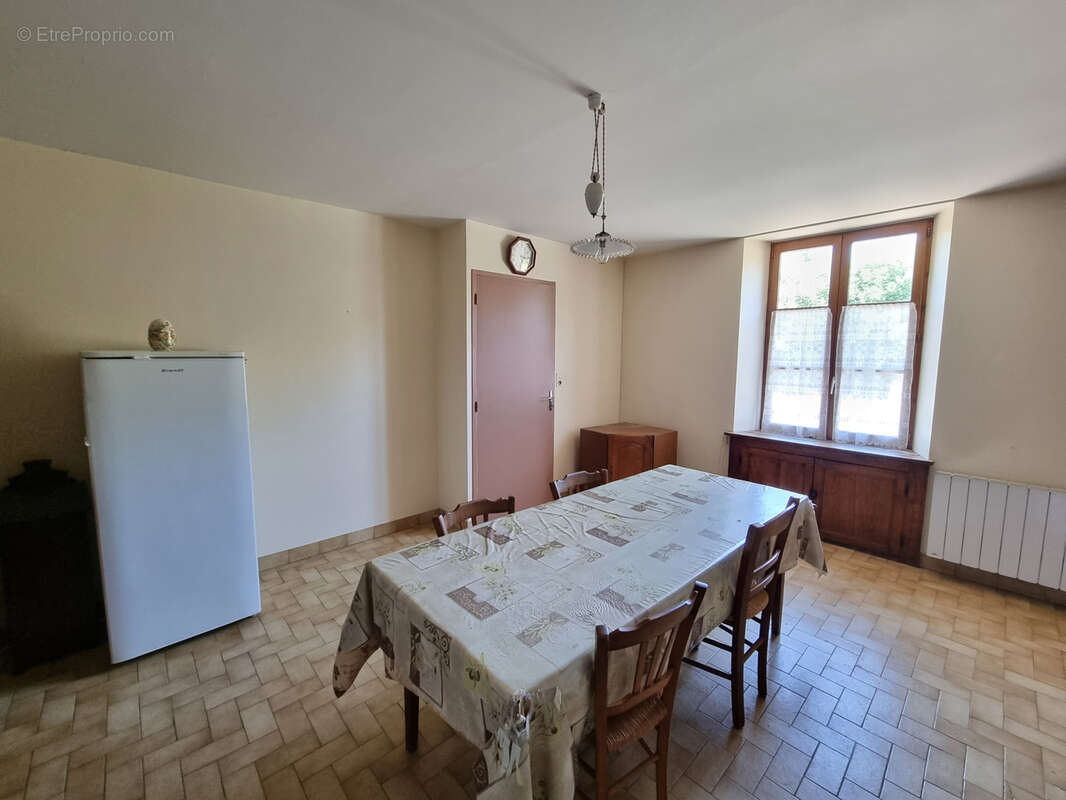 Maison de campagne sur 9 778 m2 de terrain ! - photo 7