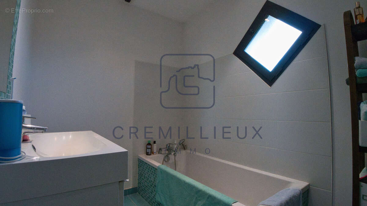 Maison à GUILHERAND-GRANGES