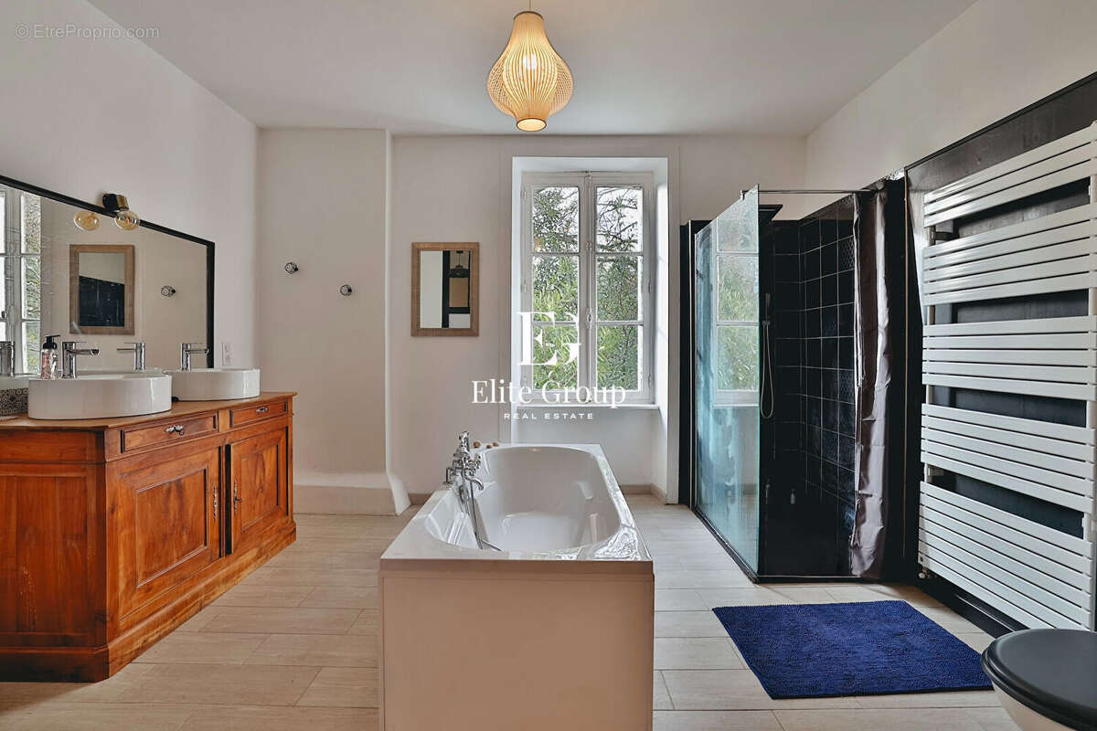 Maison à ORADOUR-SUR-VAYRES