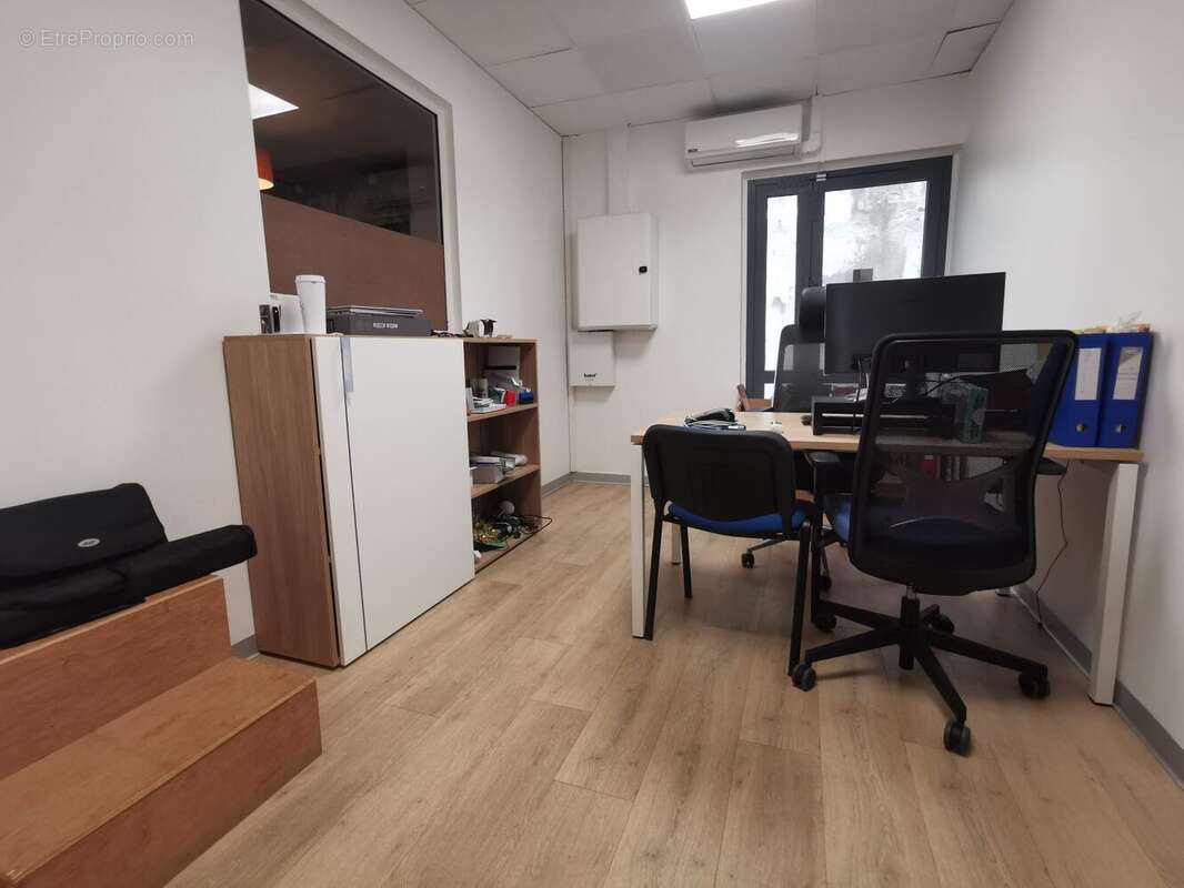 Commerce 135 m² à Le Lamentin  - photo 6