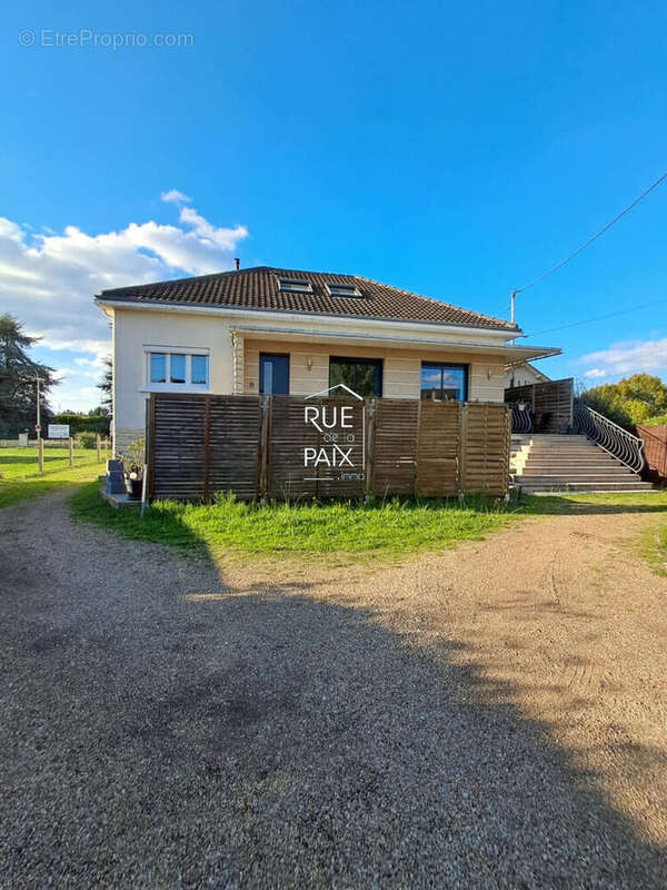 Maison à CHATELLERAULT