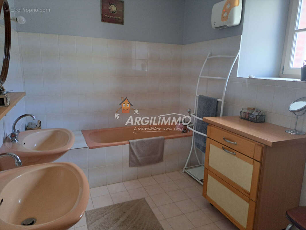 Maison à SAINT-CALAIS