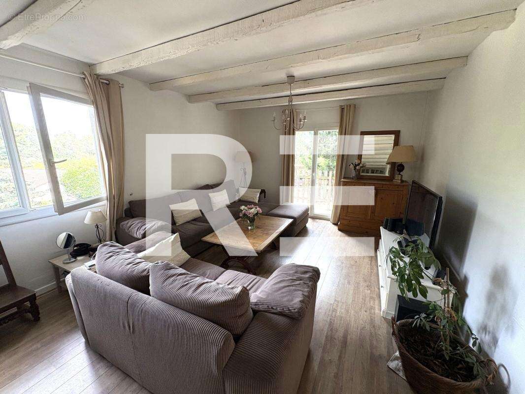 A vendre dans les hauteurs de nimes maison de 168 m² - photo 10