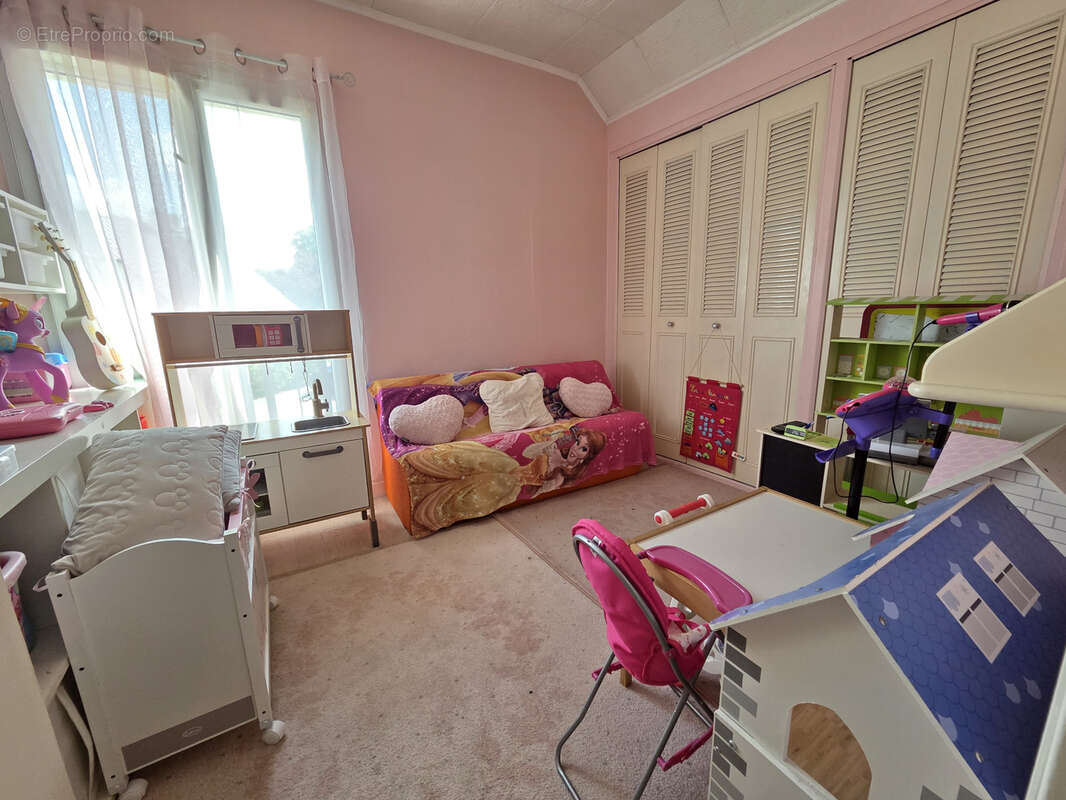 Maison indépendante - 4 chambres - écoles à proximités - photo 12