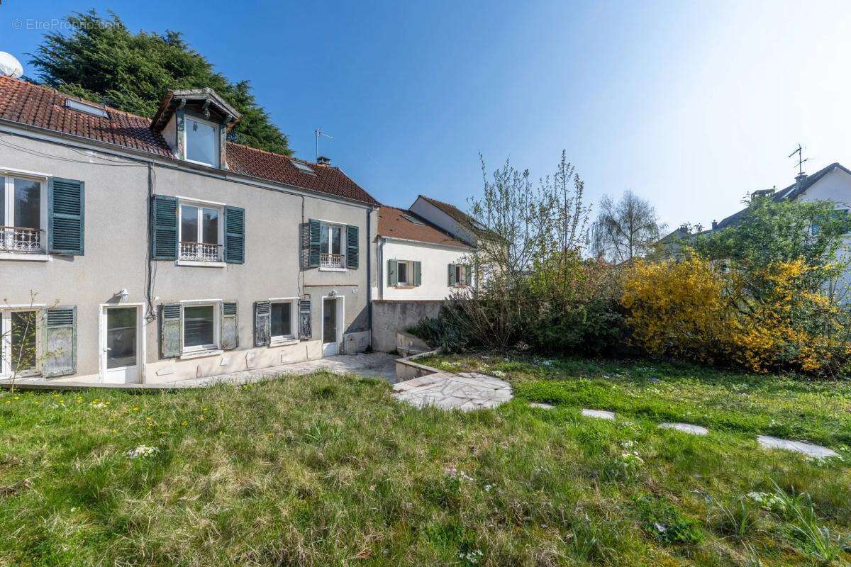 Maison à LOUVECIENNES