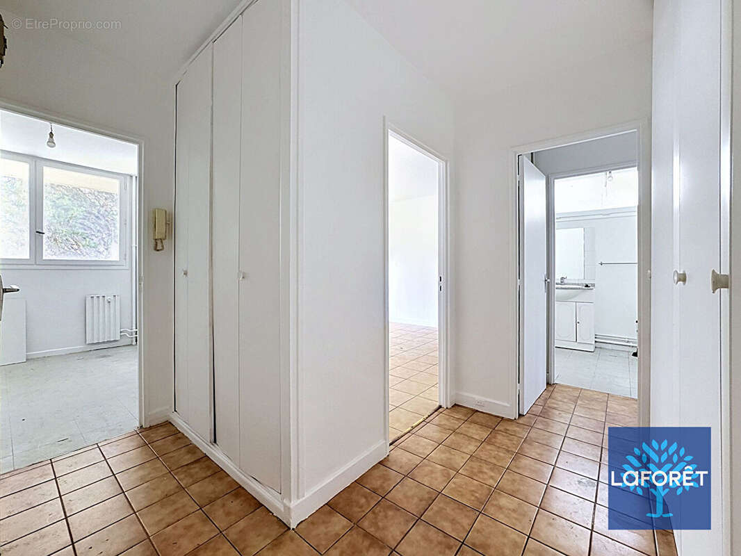 Appartement à CHILLY-MAZARIN