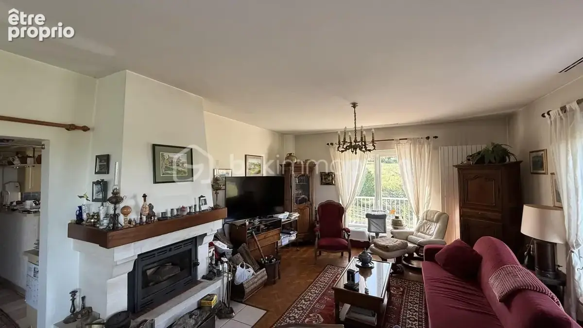 Aubeterre-sur-Dronne - Maison rénovée 148 m², vue panoramique et piscine - photo 4