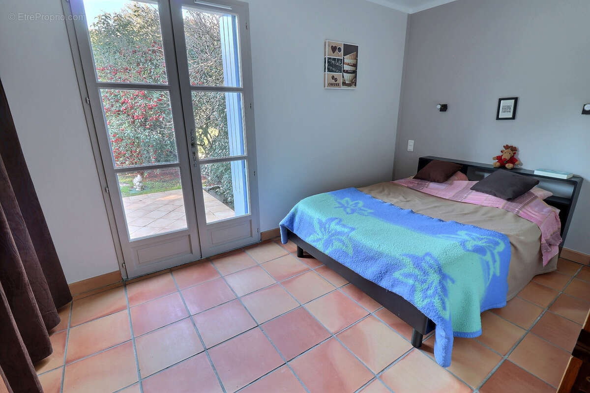 Maison à SAINT-BAUZILLE-DE-MONTMEL