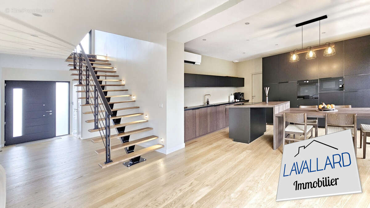 Maison à RAINNEVILLE