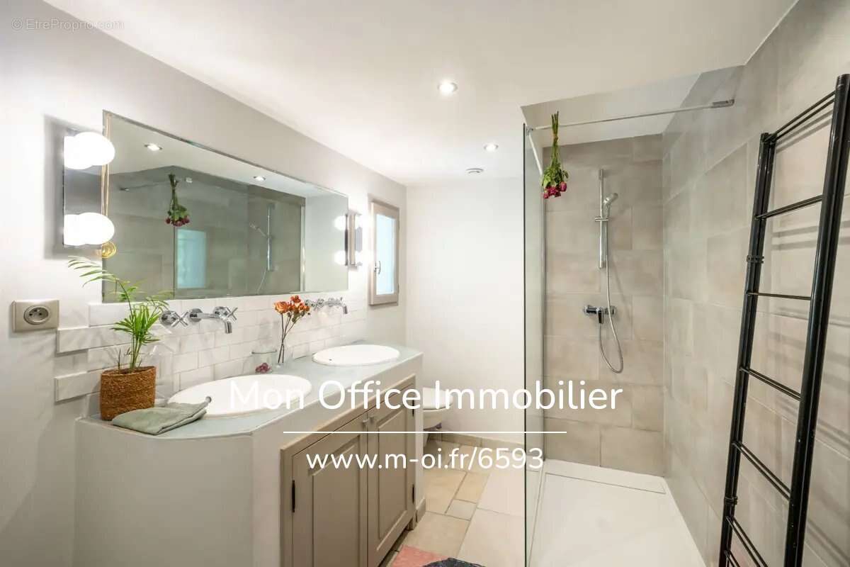 Maison à LE THOLONET