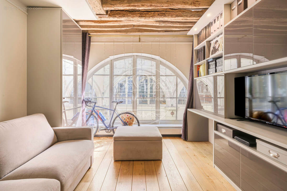 Appartement à PARIS-2E