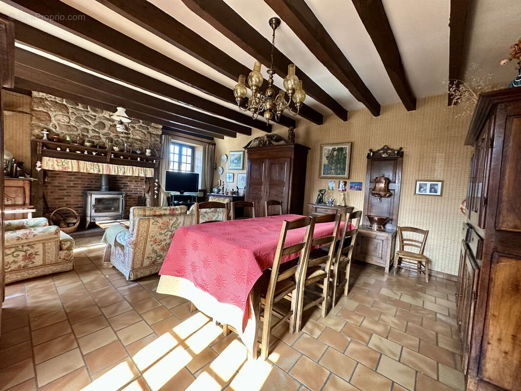 Maison à ARPAJON-SUR-CERE