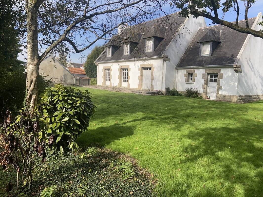 Maison à CARHAIX-PLOUGUER