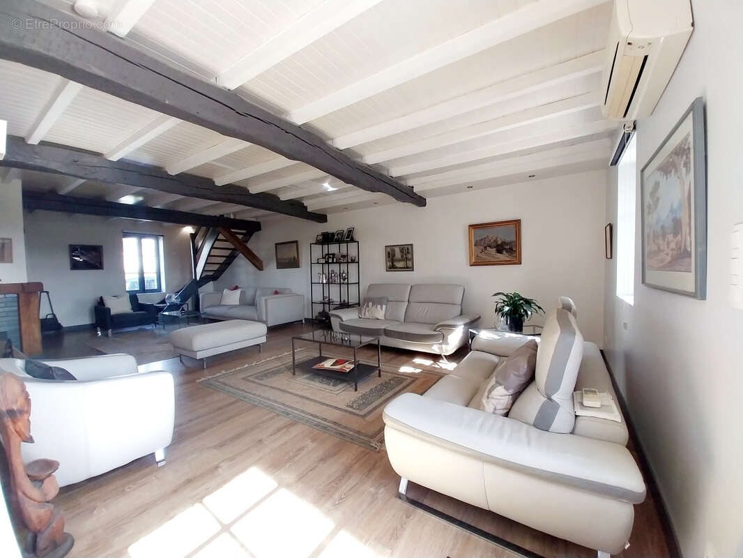 Maison à PUJAUDRAN