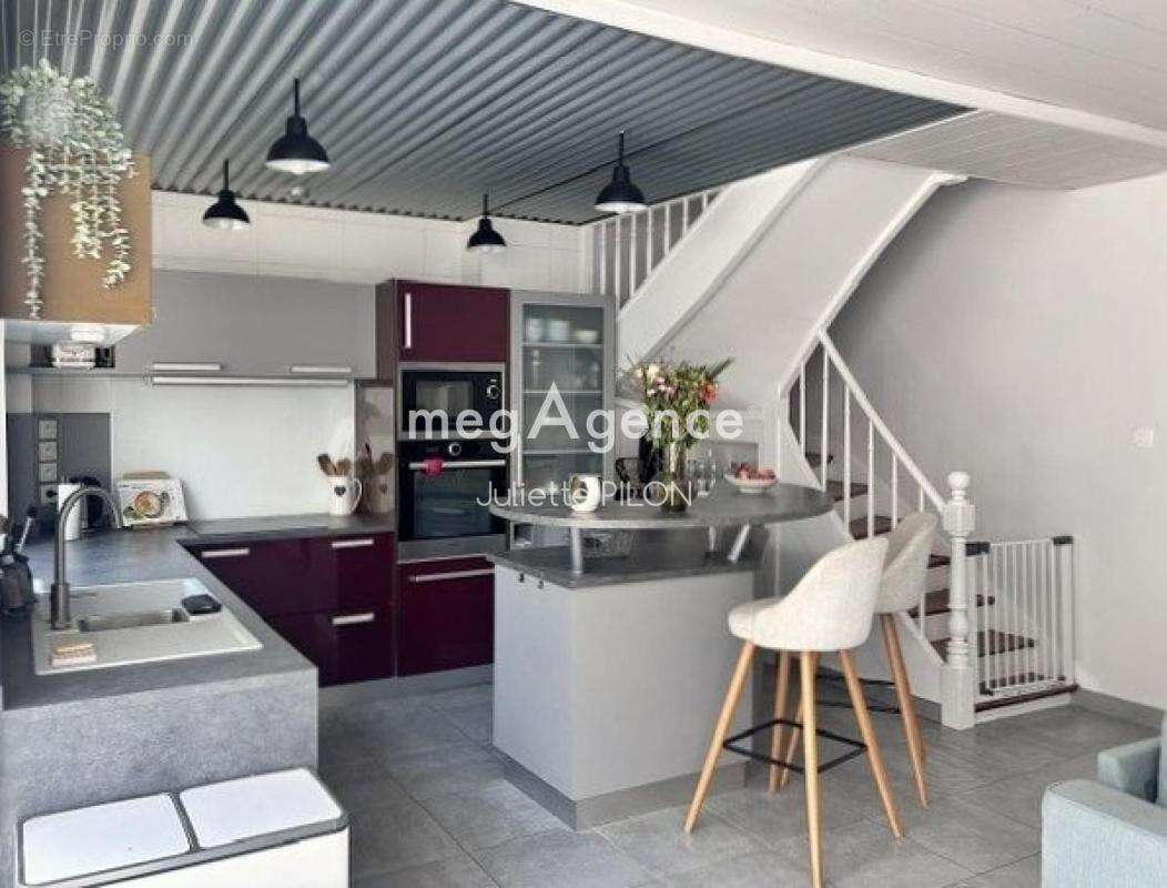 Maison de ville avec jardin et dépendance - photo 4
