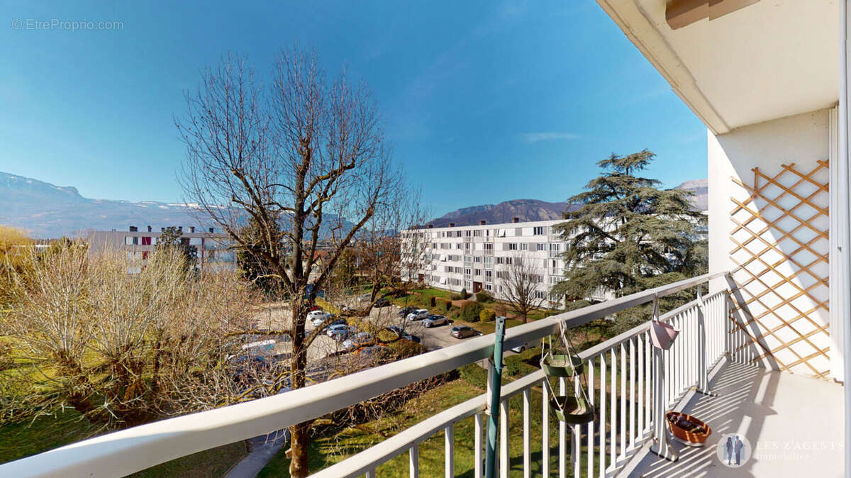 Appartement à SAINT-MARTIN-D'HERES