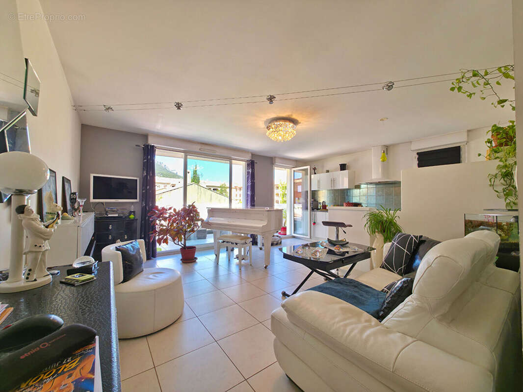 Appartement à LA VALETTE-DU-VAR