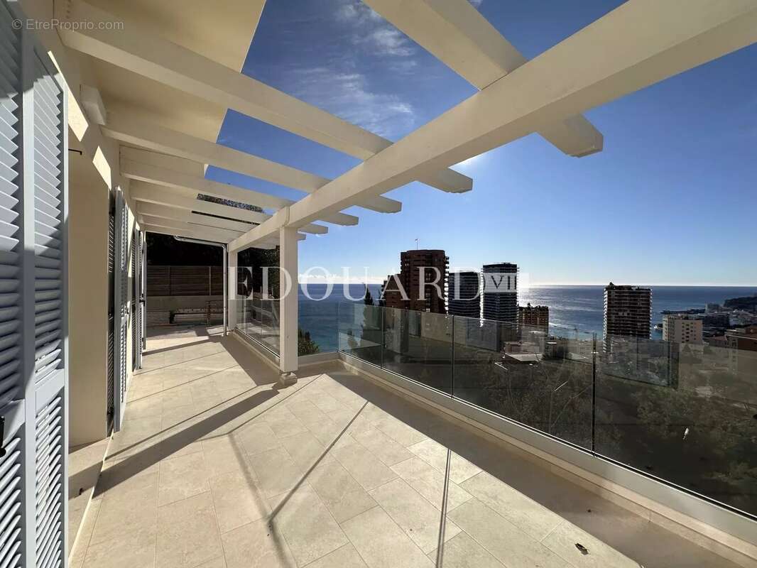 Appartement à ROQUEBRUNE-CAP-MARTIN