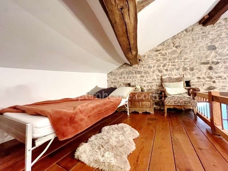 Maison à SAINT-DIDIER-SUR-BEAUJEU