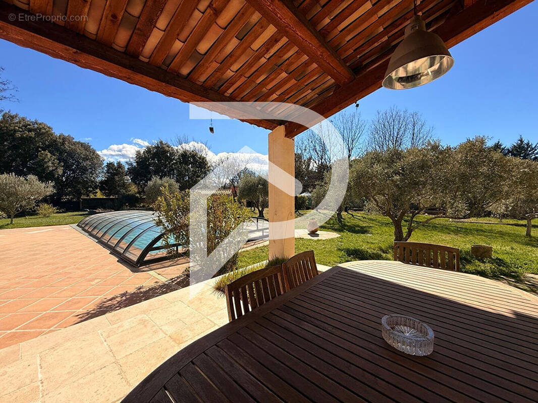 Maison à VINON-SUR-VERDON