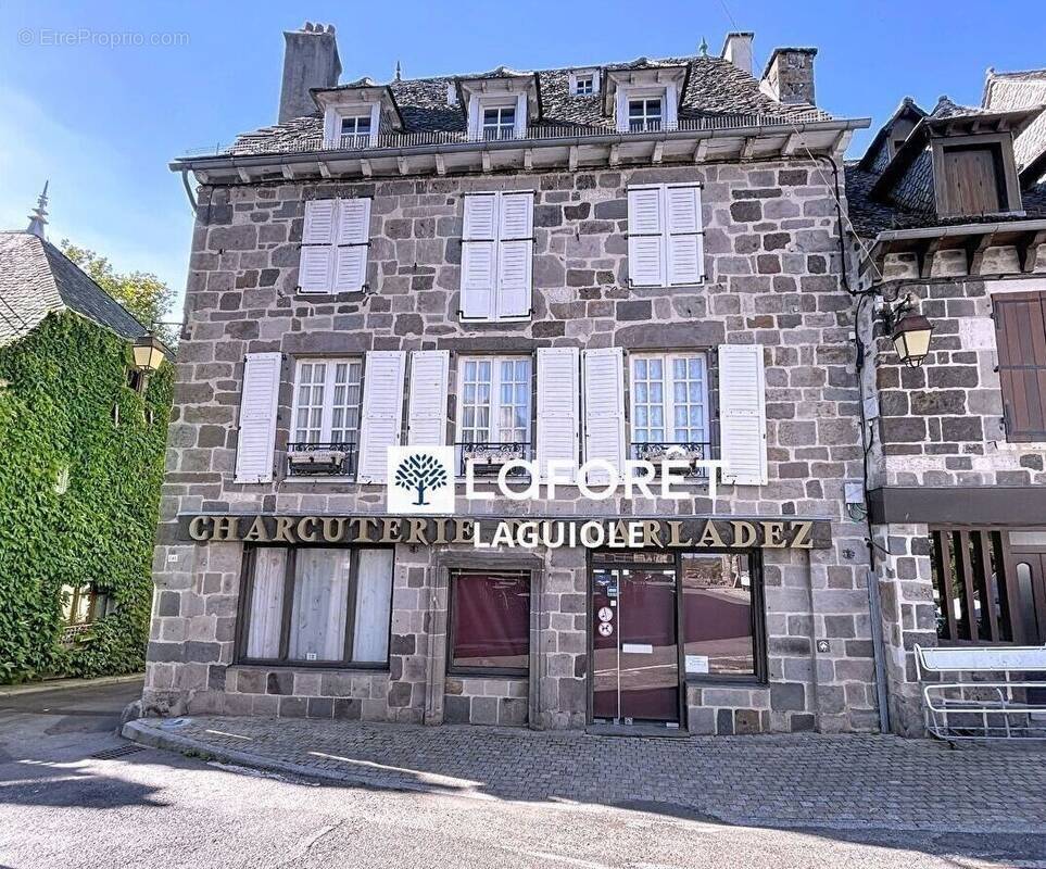 Appartement à MUR-DE-BARREZ