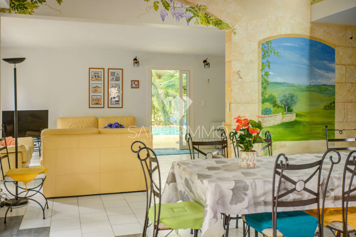 Maison à CHERVEIX-CUBAS