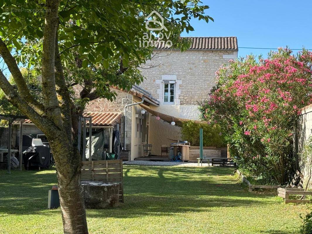 Maison à L'ISLE-D'ESPAGNAC