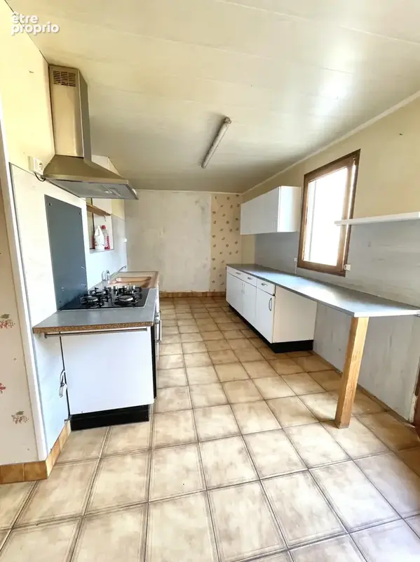 maison de 105 m2 à rénover - fort potentiel - photo 11