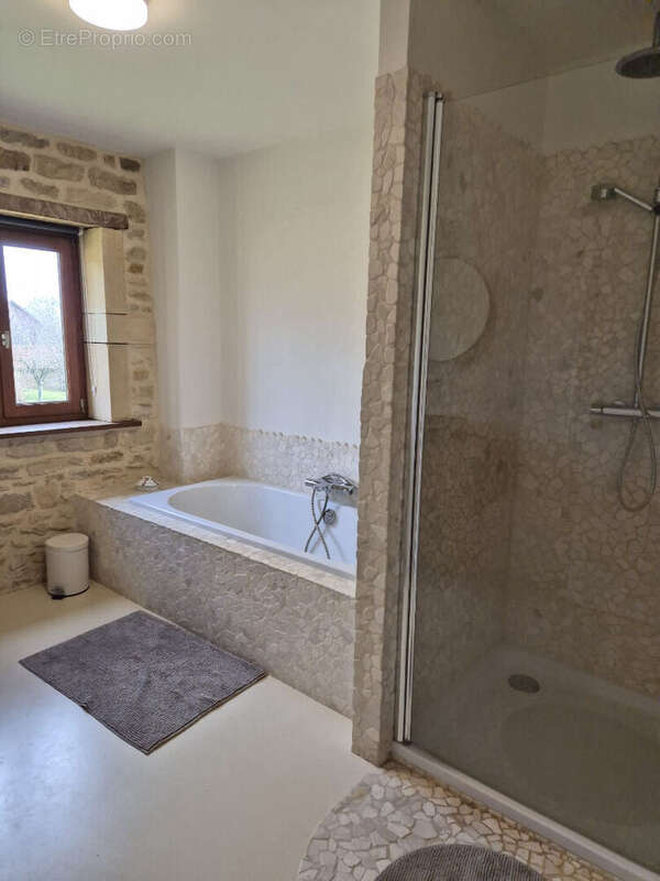 Maison à PARAY-LE-MONIAL