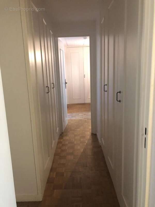 Appartement 3 pièces de 69 m² à Montesson, proche centre. - photo 9