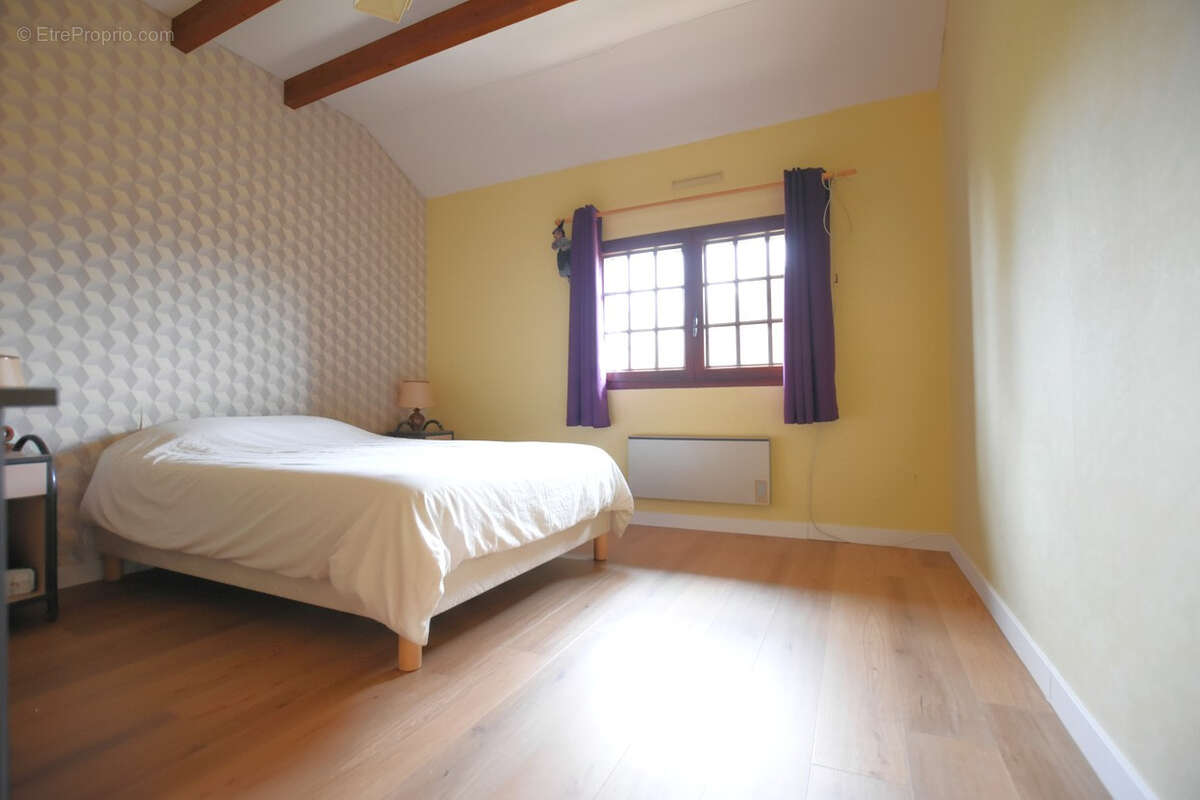 Maison à LES ESSARTS-LE-ROI