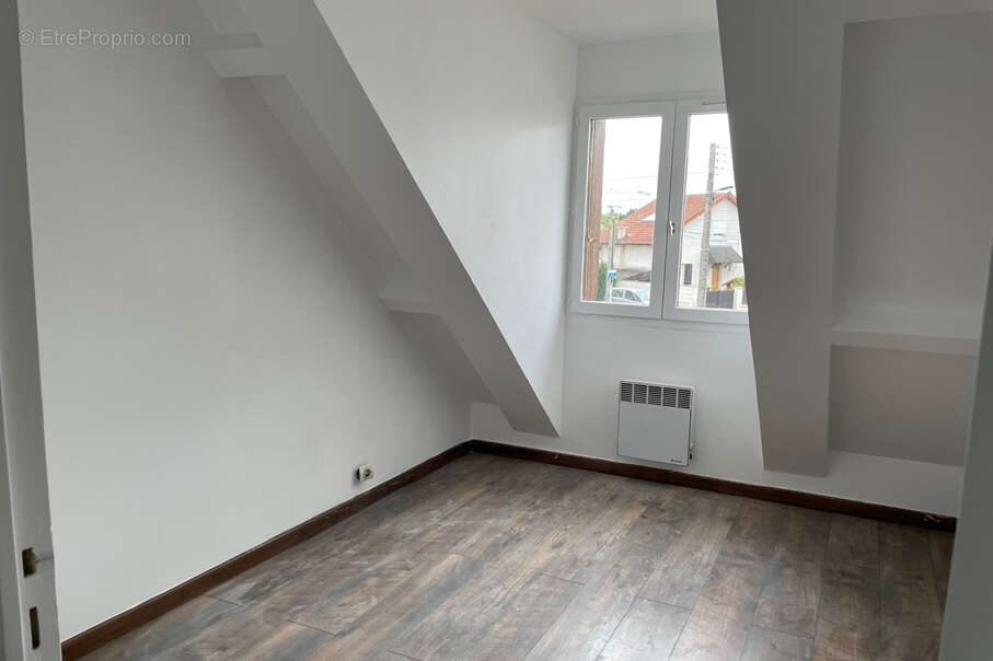 Maison à OZOIR-LA-FERRIERE