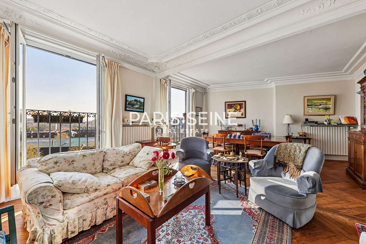 Appartement à PARIS-7E