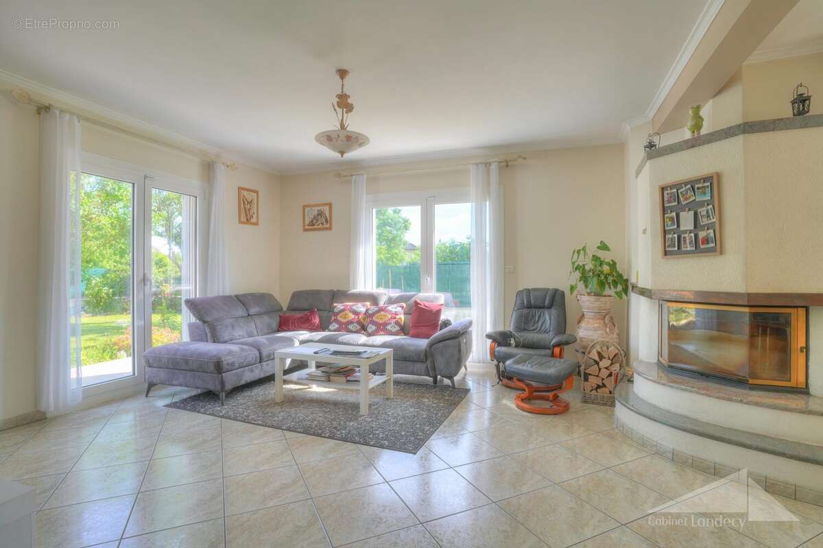 Maison à ORNEX