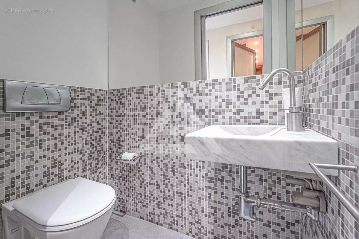 Appartement à ROQUEBRUNE-CAP-MARTIN