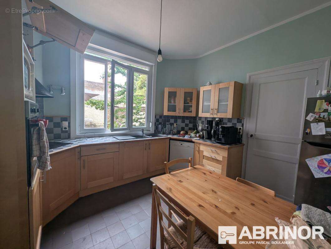 Grande maison de caractere 5 chambres+bureau - photo 8