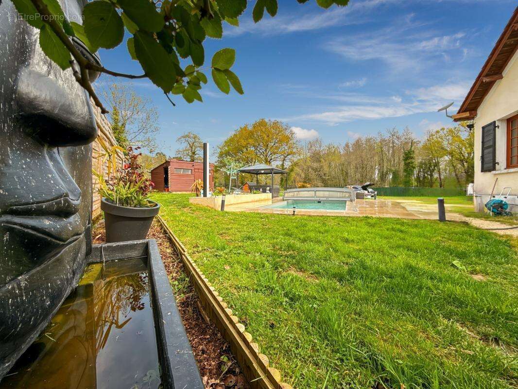  À VENDRE – DOUZILLAC (24190) Maison rénovée avec piscine – 156 m² habitables – Terrain clos de 1 326 m² – 195 000€ FAI - photo 5