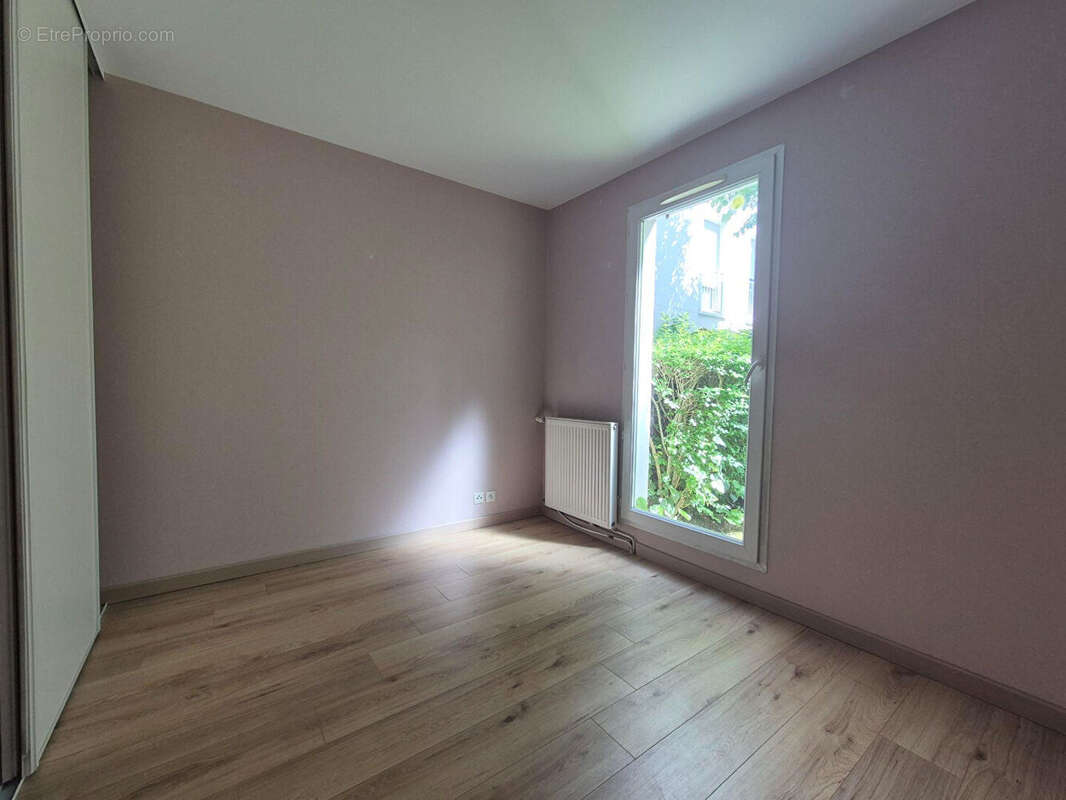 Appartement à SAINTE-GENEVIEVE-DES-BOIS
