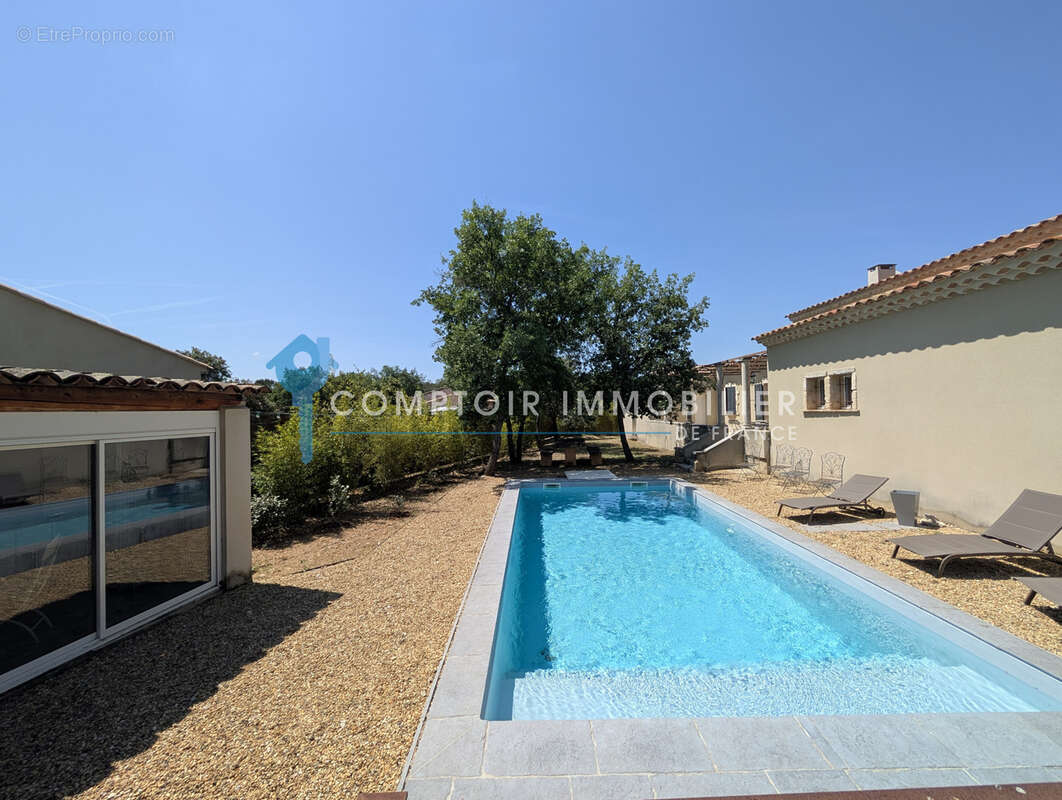Maison à SAINT-SATURNIN-LES-APT