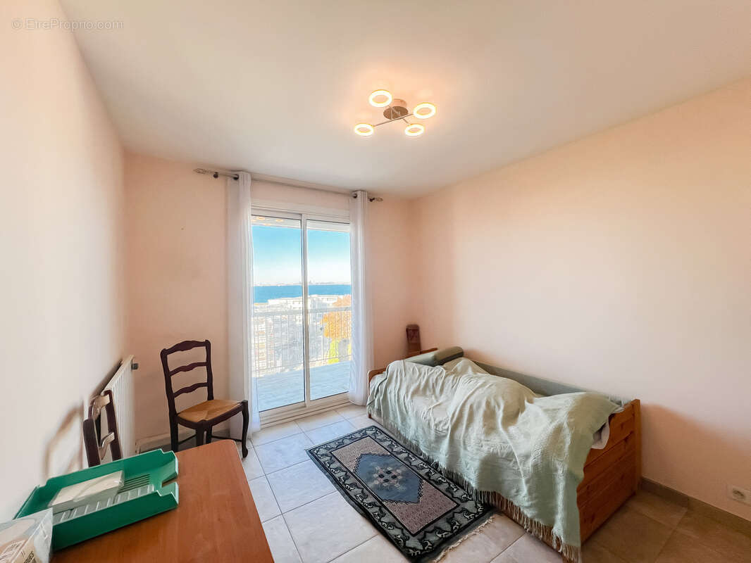 Appartement à PORT-DE-BOUC