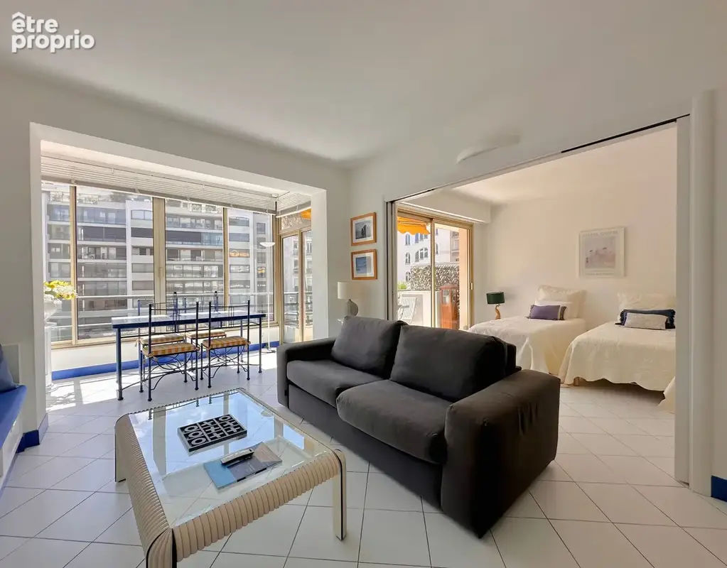 2 pièces plein Sud avec terrasse au coeur de Cannes - photo 3