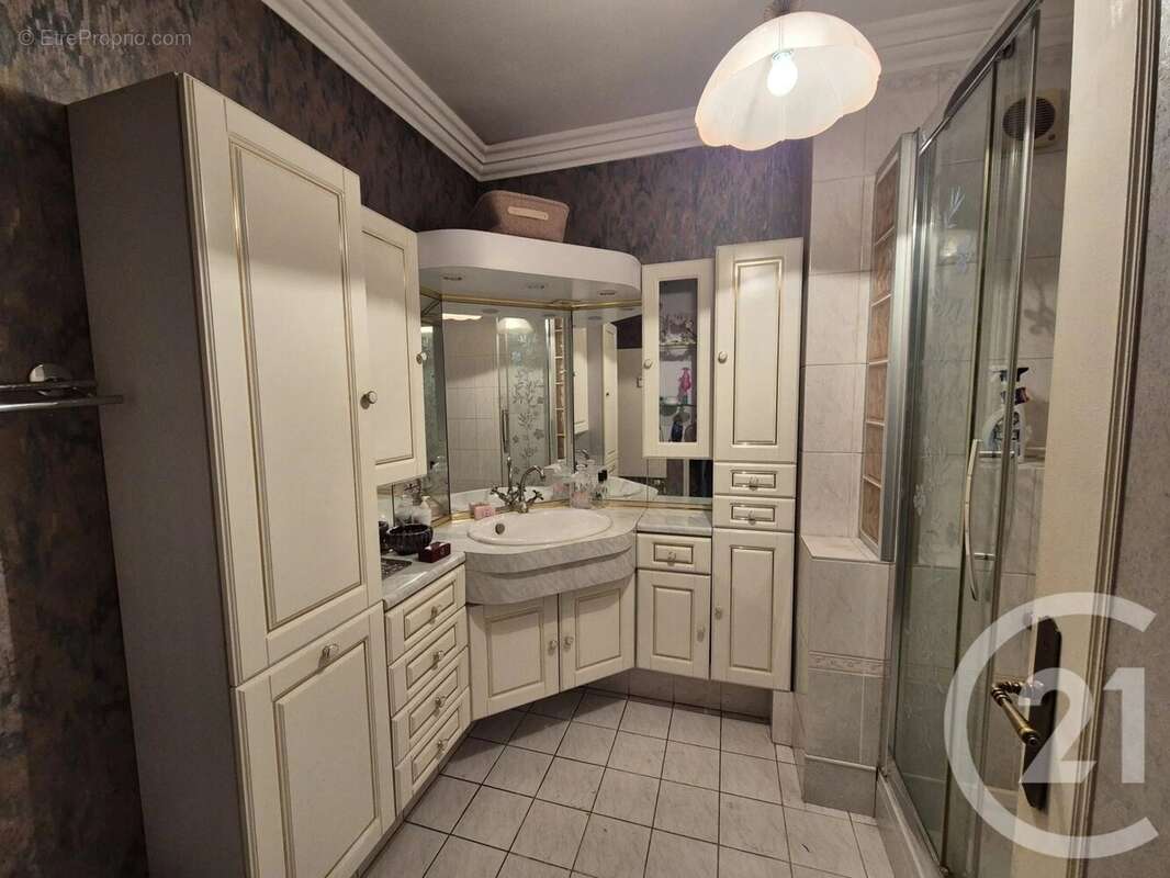 Appartement à SAINT-GRATIEN