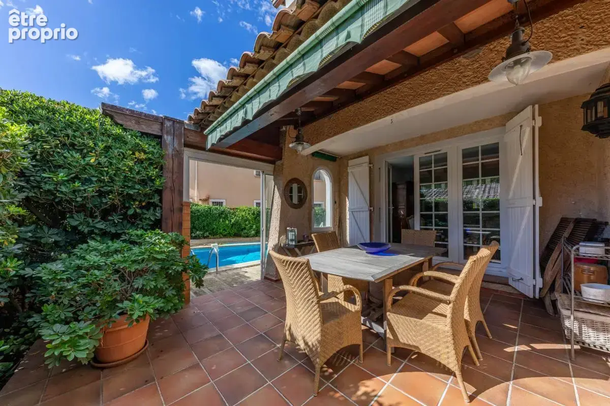Sanary-sur-mer – maison familiale avec piscine et stationnement - photo 3