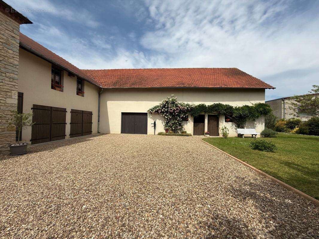 Maison à BESSEY-LES-CITEAUX