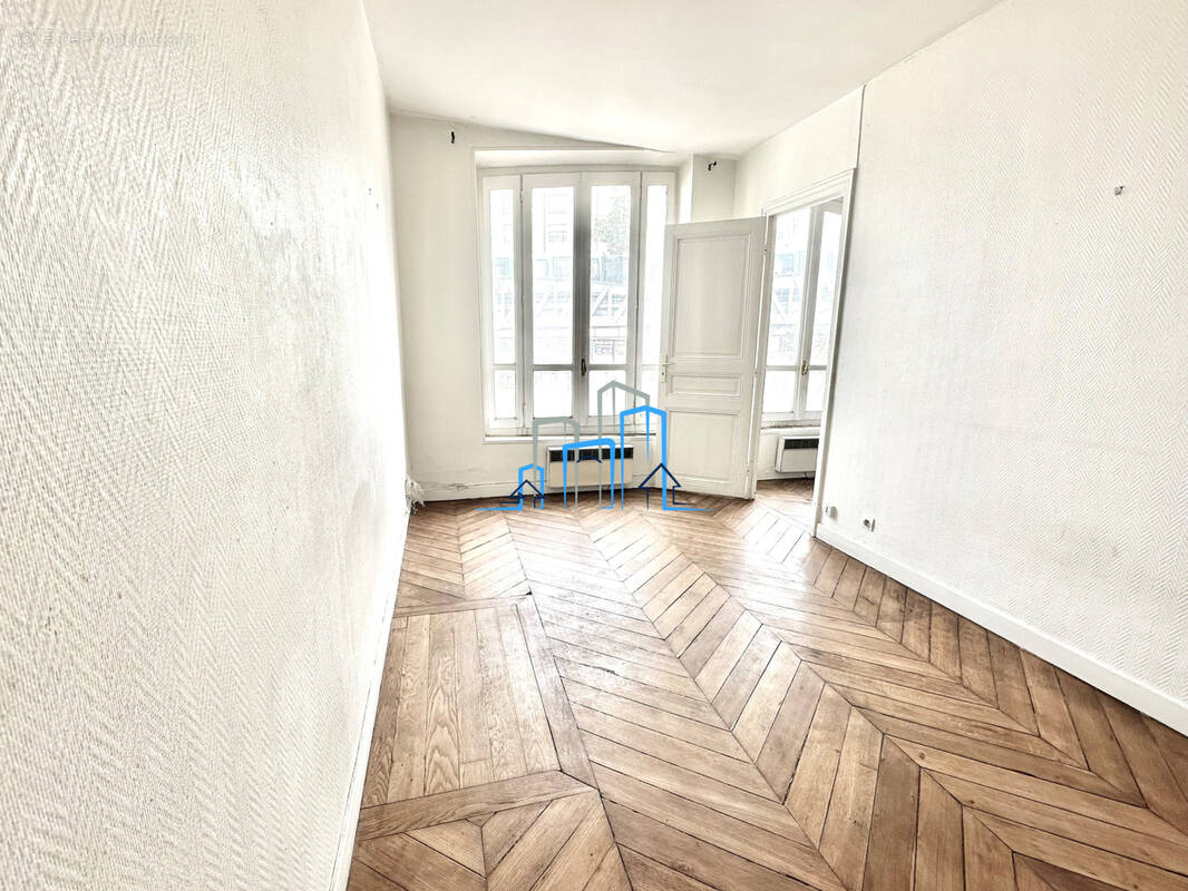 Appartement à PARIS-10E