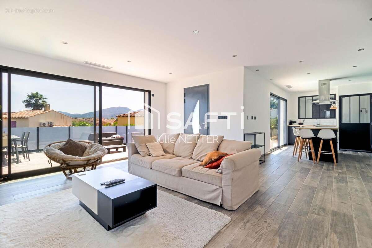 Photo 4 - Maison à ROQUEBRUNE-SUR-ARGENS